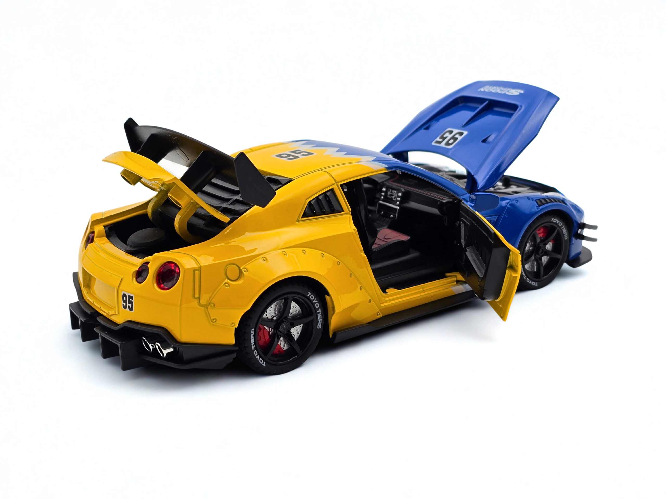 Nissan GTR Die Cast, 1:24 Scale Model, Collectible Car