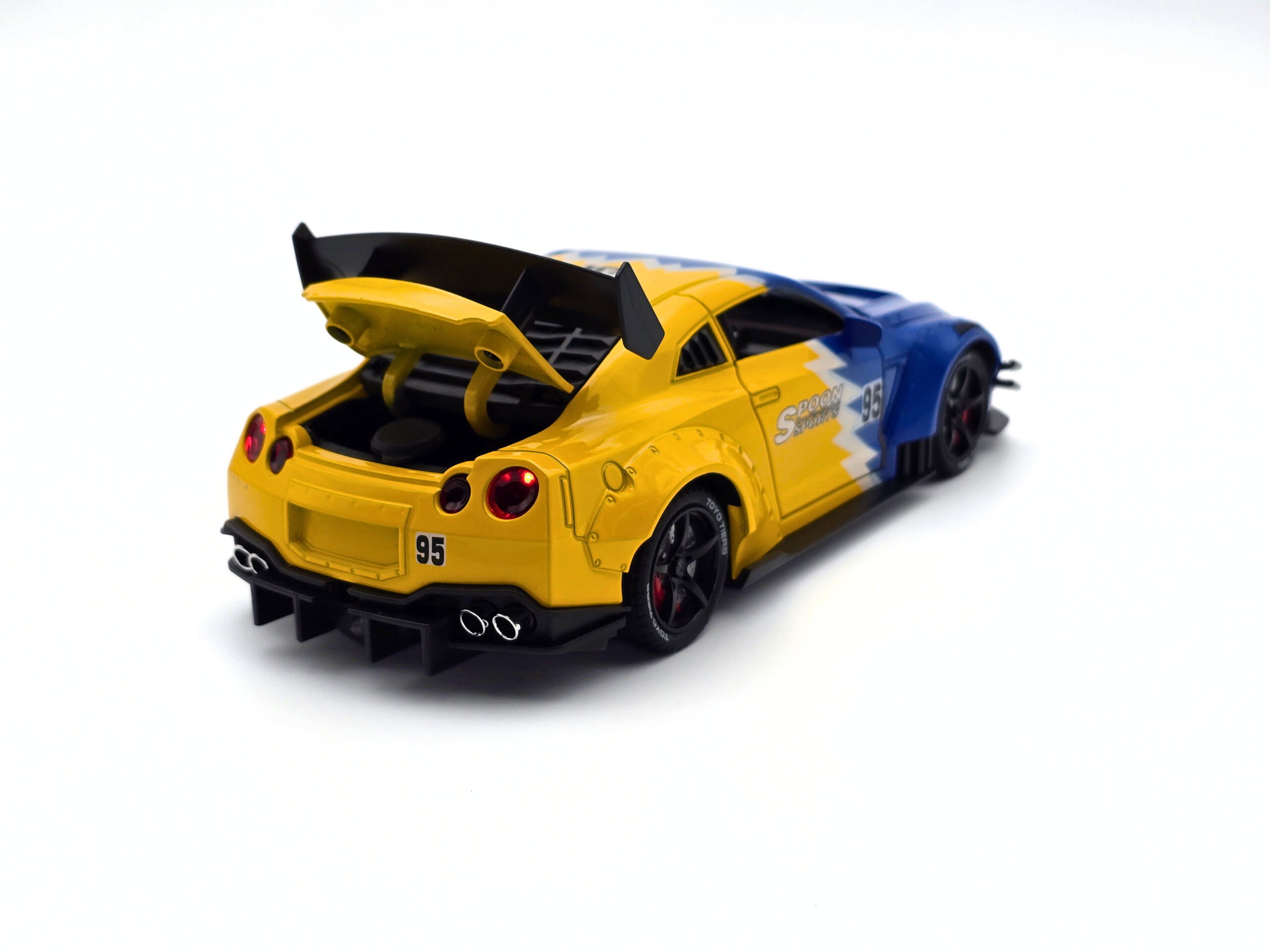 Nissan GTR Die Cast, 1:24 Scale Model, Collectible Car