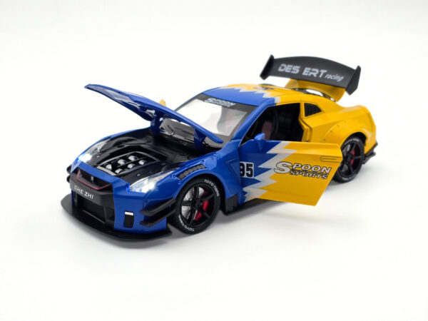 Nissan GTR 1:24 Die Cast Blue and Yellow