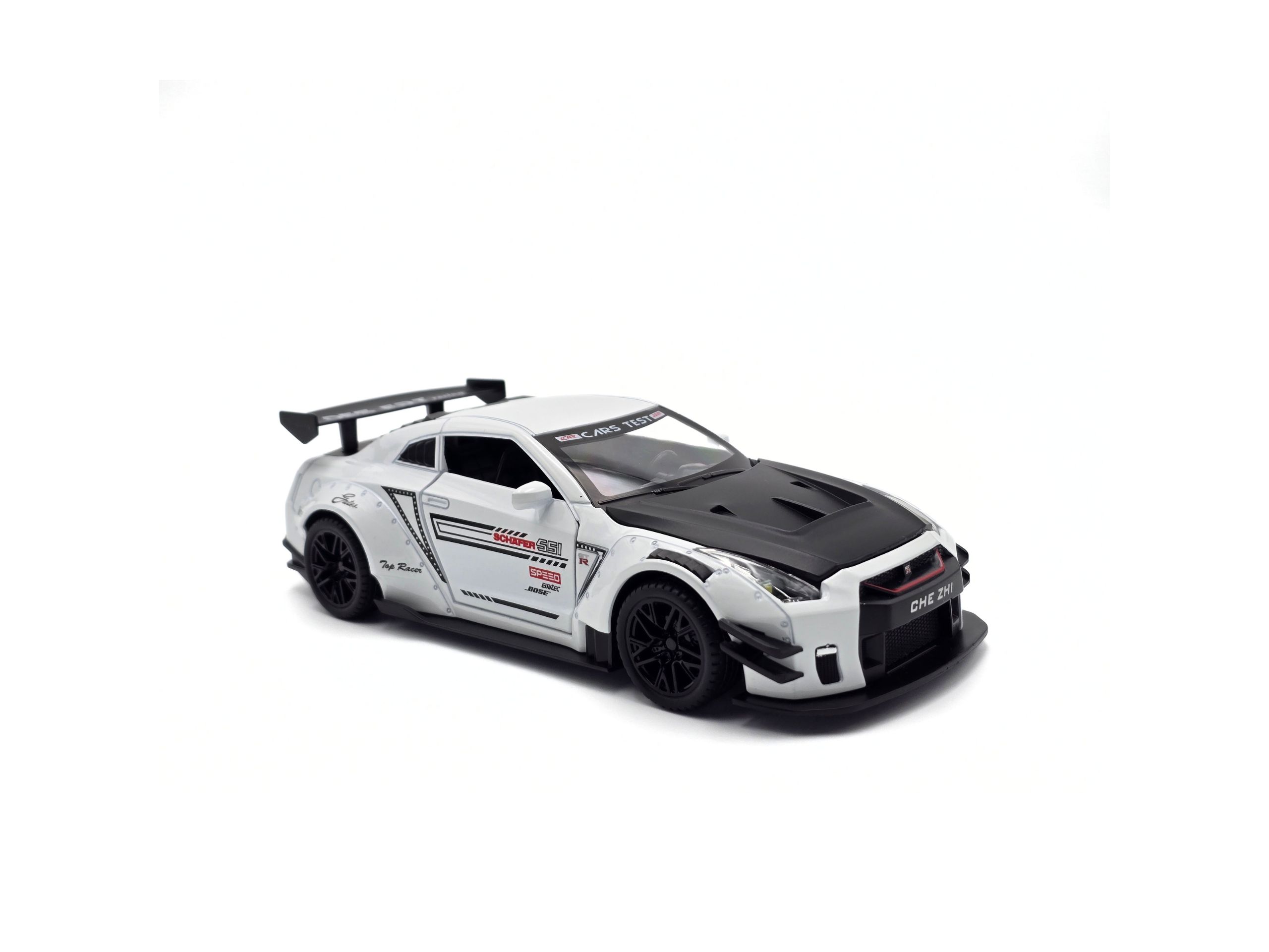 Nissan GTR 1:24 Die-Cast Collectible Model - White - Image 2