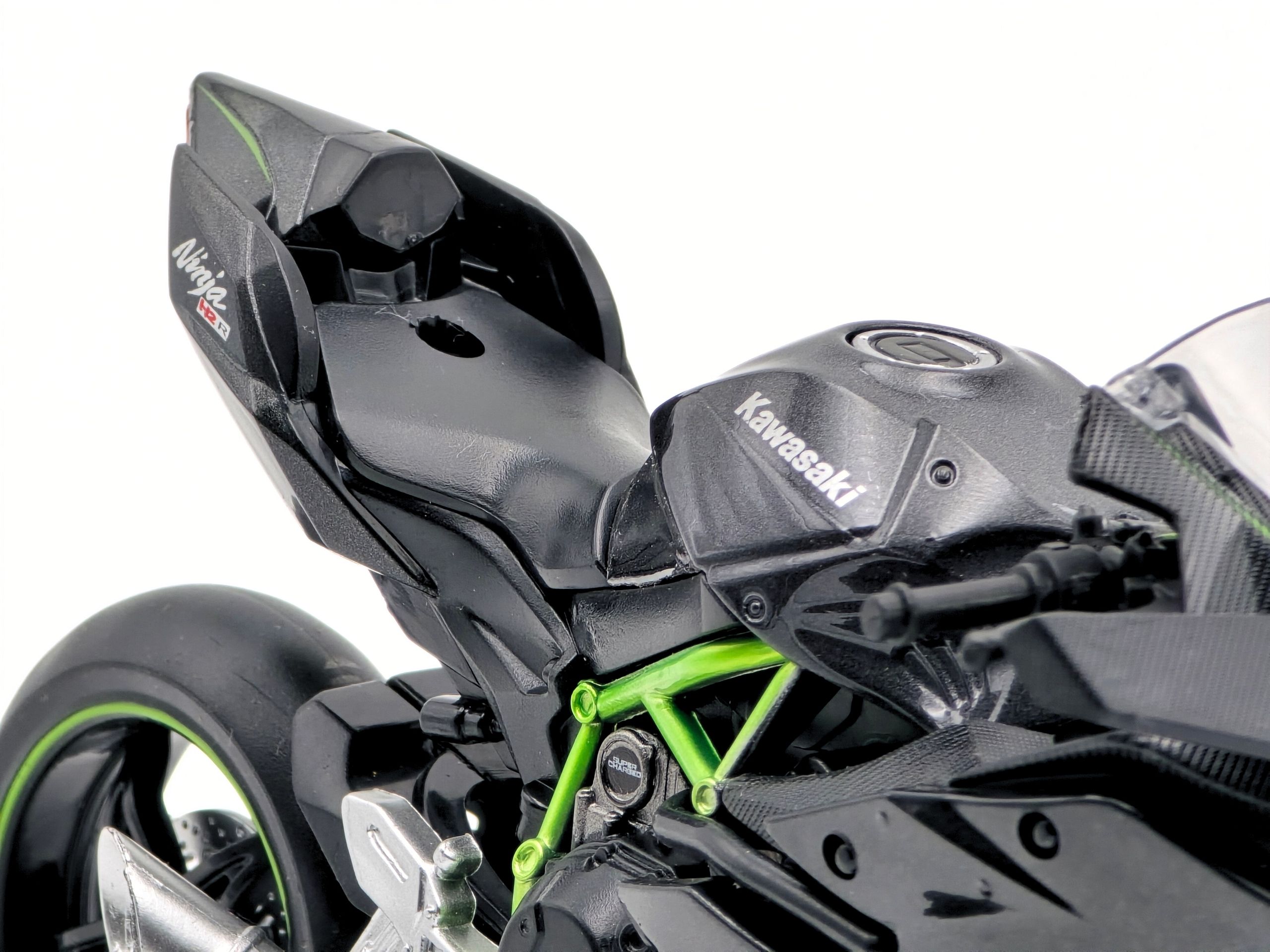 Kawasaki Ninja H2R Die-Cast CCA Licensed 1:12 Scale - Image 4