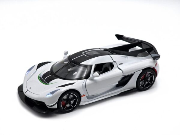 Koenigsegg Jesko 1:24 Die-Cast Model – White