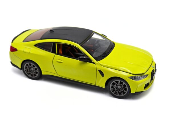 BMW M4 1:24 Official Licensed Collectible Model CCA – Green