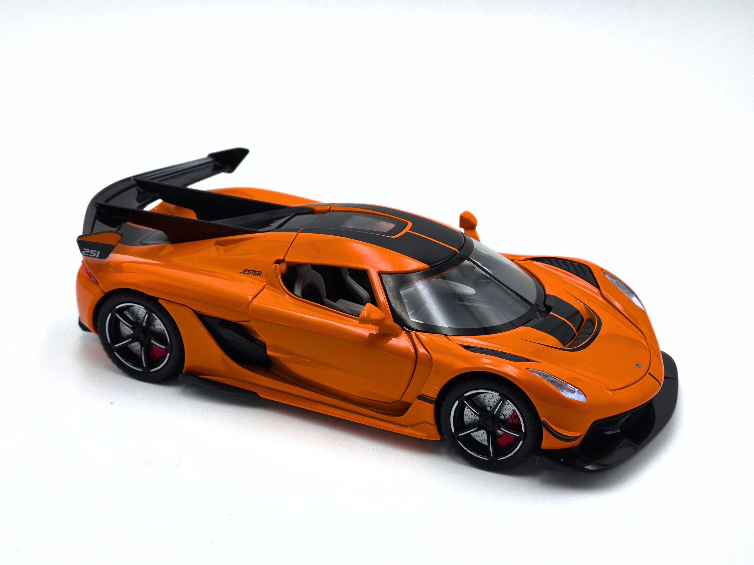 Koenigsegg Jesko 1:24 Die-Cast Model - Orange - Image 2