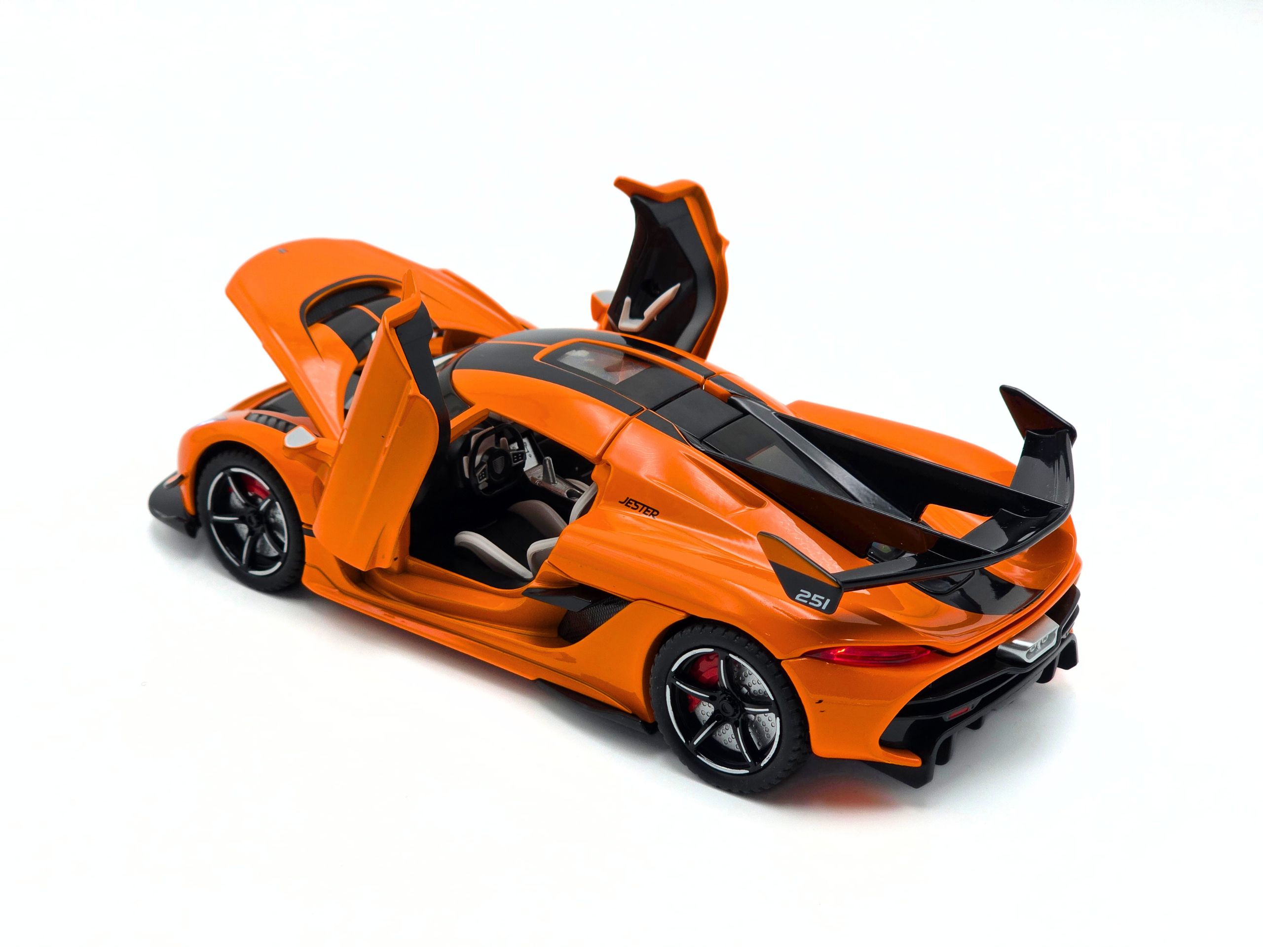 Koenigsegg Jesko 1:24 Die-Cast Model - Orange - Image 3