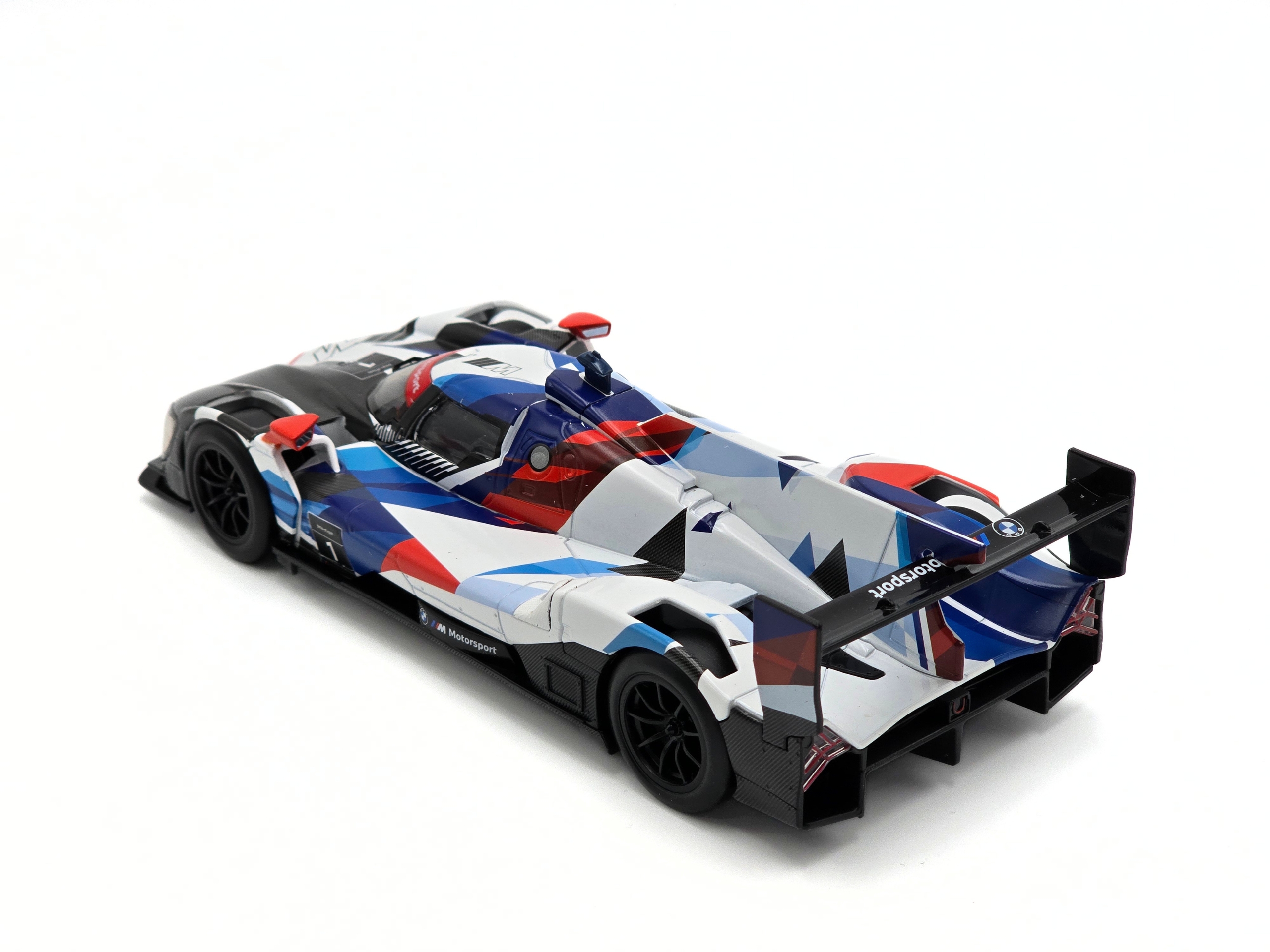 BMW M Hybrid V8 1:24 Collectible Model CCA Official Licensed - Image 3