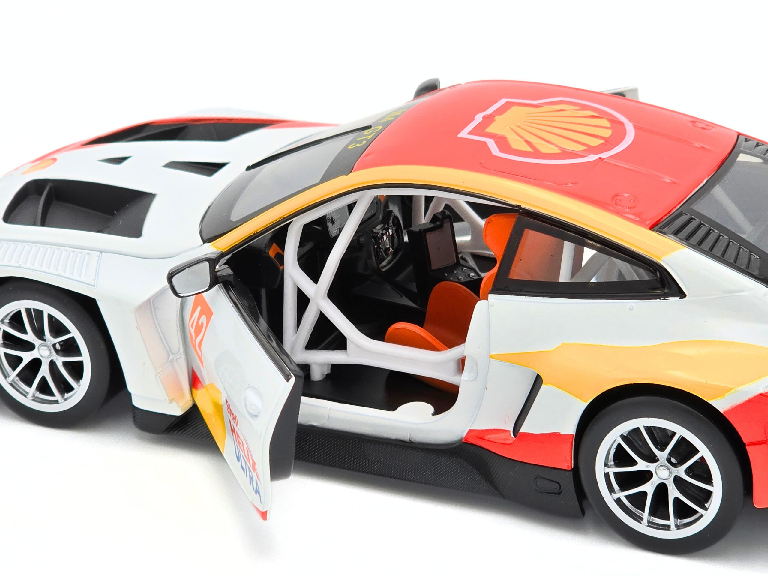 BMW M4 GT3 Shell 1:24 Die-Cast - White CCA - Image 4