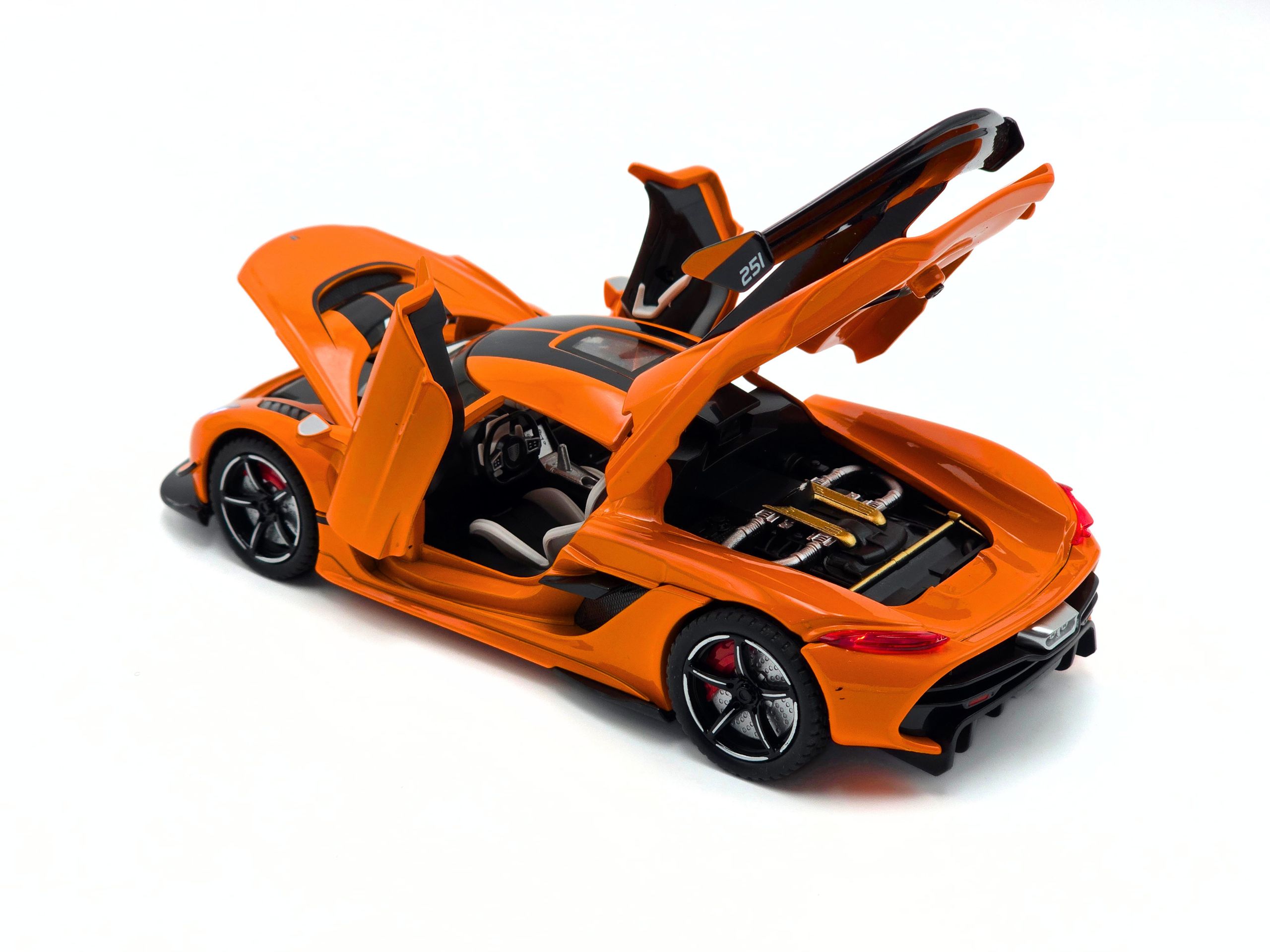 Koenigsegg Jesko 1:24 Die-Cast Model - Orange - Image 4