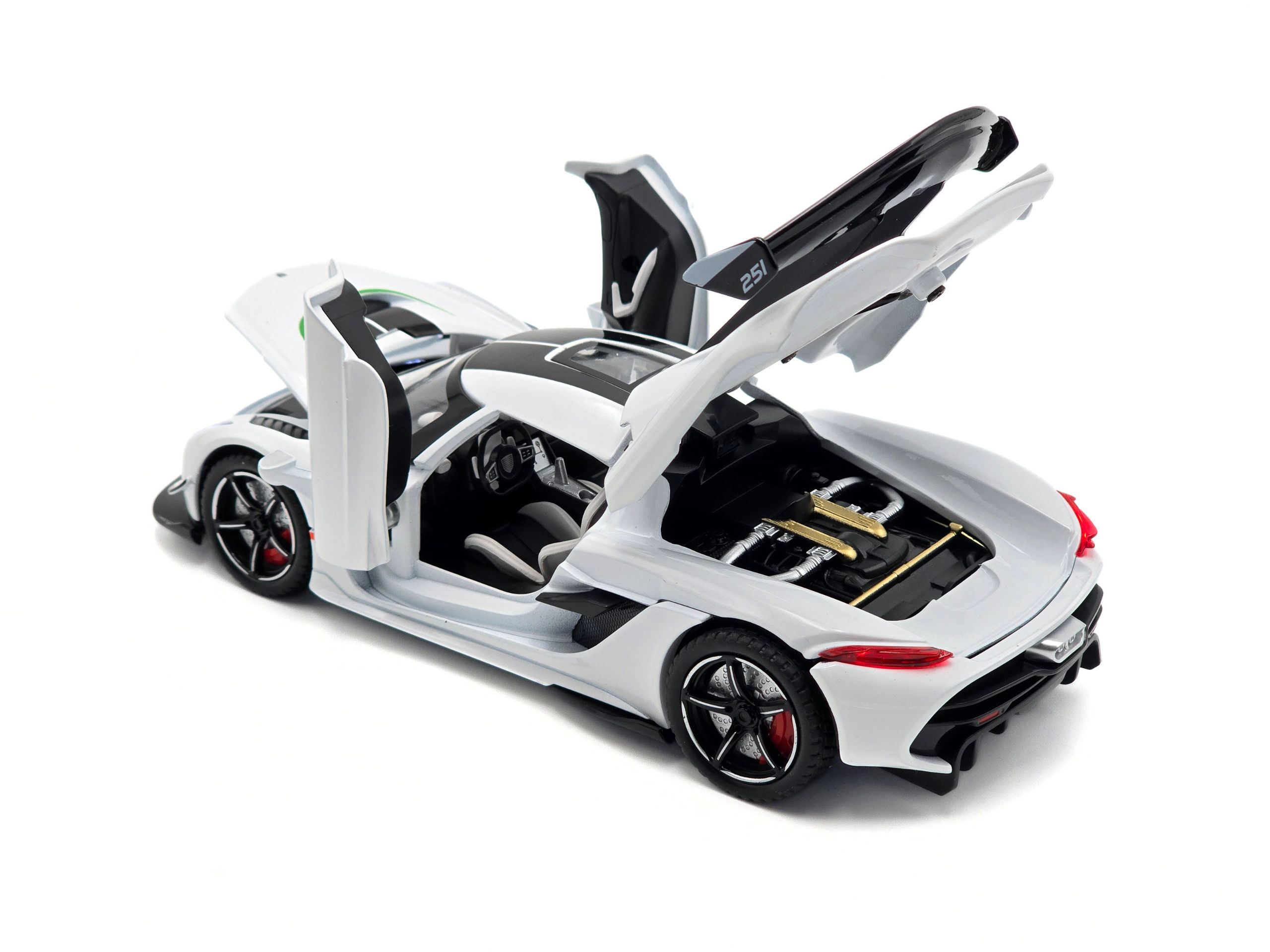 Koenigsegg Jesko 1:24 Die-Cast Model - White - Image 4