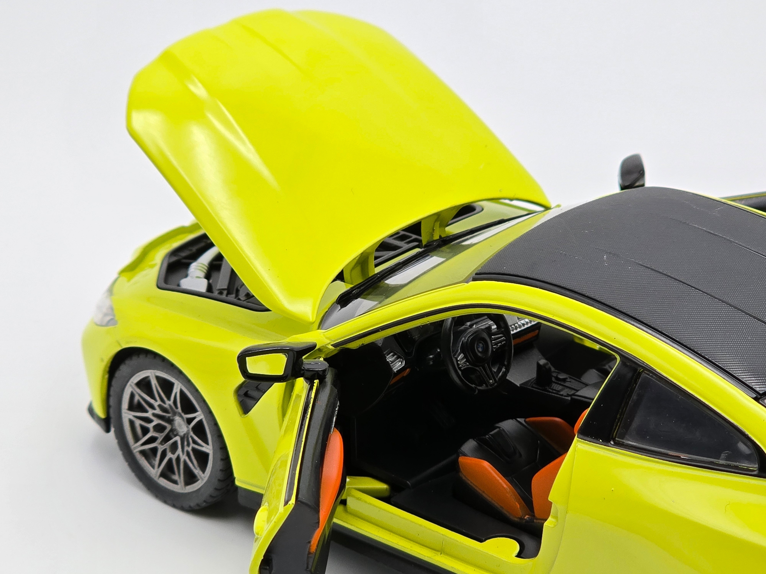 BMW M4 1:24 Official Licensed Collectible Model CCA - Green - Image 5